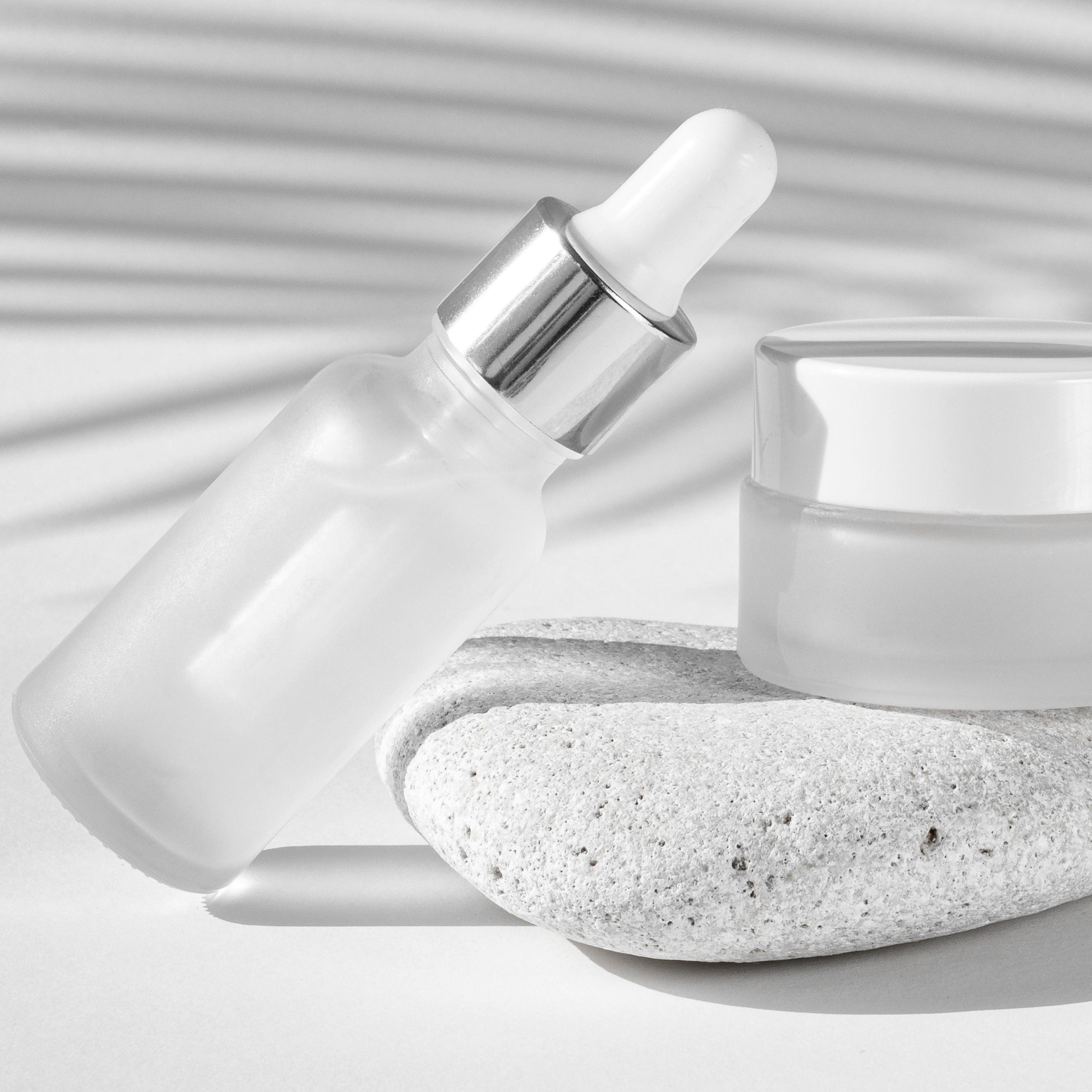 Wisedog 3-Piece Waterproof Dog Collar, Leash, and Poop Bag Dispenser Set – Sand Beige